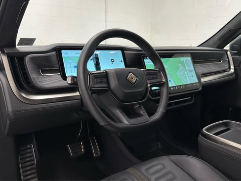 Used 2023 Rivian R1T Adventure image 9