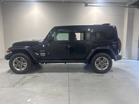 Used 2020 Jeep Wrangler Unlimited Sahara AWD/4WD image 10