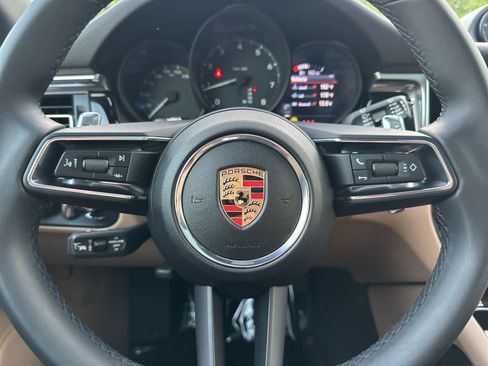 Certified 2025 Porsche Macan AWD/4WD image 25