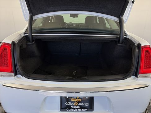 Used 2017 Chrysler 300 Touring w/ Value Package RWD image 14