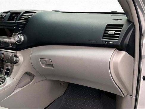 Used 2012 Toyota Highlander SE image 26
