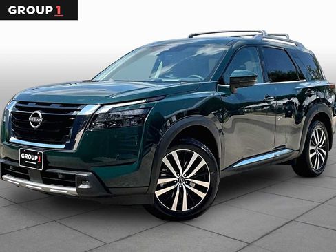 Certified 2025 Nissan Pathfinder Platinum w/ Cargo Package FWD image 1