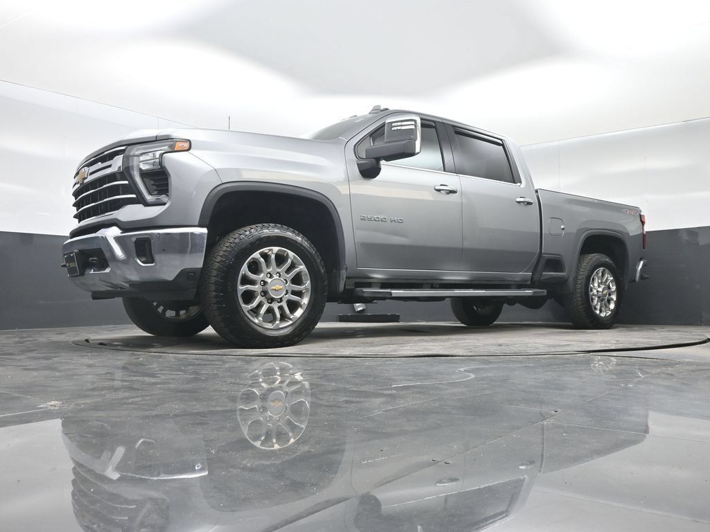 Used 2024 Chevrolet Silverado 2500 LTZ AWD/4WD image 26