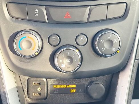 Used 2019 Chevrolet Trax LT image 35