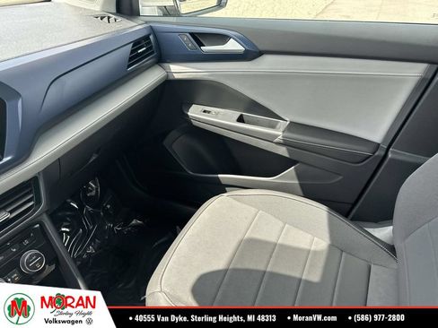 Used 2024 Volkswagen Taos SE AWD/4WD image 35
