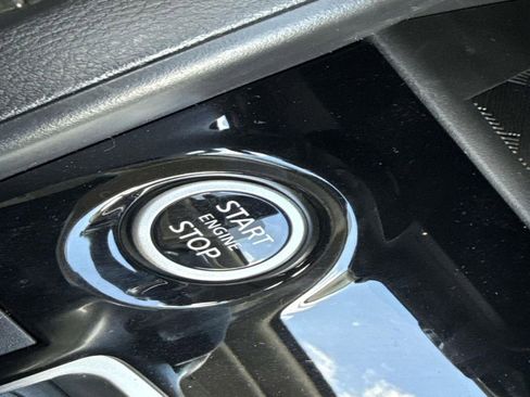 New 2025 Nissan Versa SR w/ Trunk Package image 25