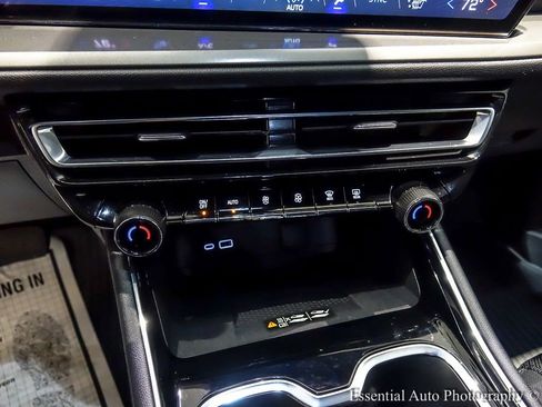 New 2026 Chevrolet Traverse LT w/ Driver Confidence Package image 17