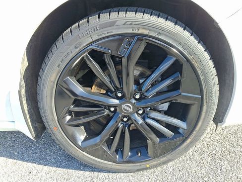 Used 2023 Nissan Altima 2.5 SR w/ SR Premium Package AWD/4WD image 9
