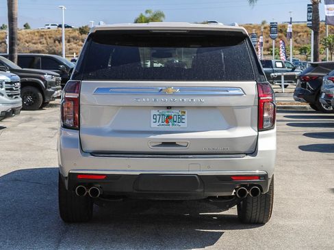 Used 2024 Chevrolet Suburban Premier RWD image 5