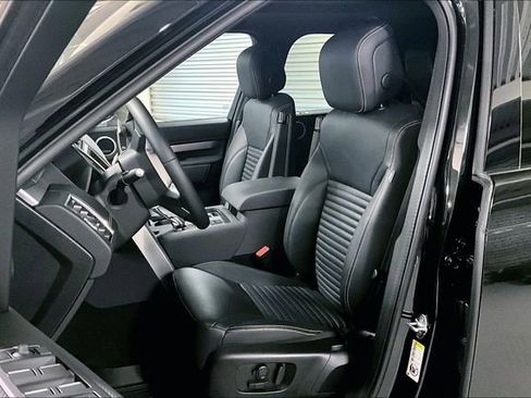 Certified 2025 Land Rover Discovery Dynamic SE image 15