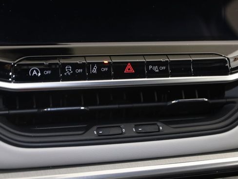 Used 2024 Jeep Compass Limited image 30