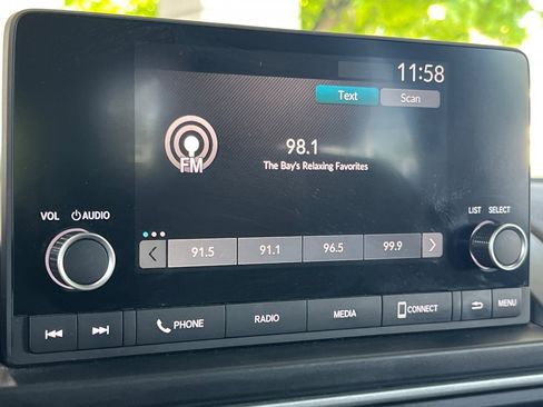Certified 2024 Honda Pilot LX image 24