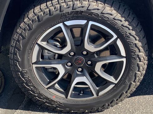 Used 2025 Jeep Compass Trailhawk image 29