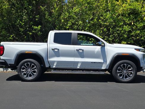 New 2026 GMC Canyon Denali w/ LPO, Black Badging Package AWD/4WD image 3