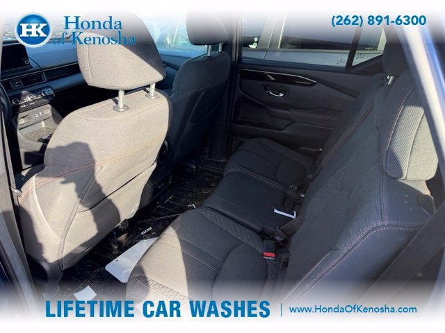 Used 2025 Honda Pilot Sport image 9