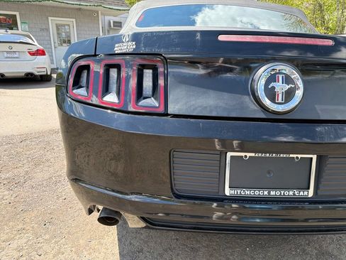 Used 2014 Ford Mustang Convertible RWD image 18