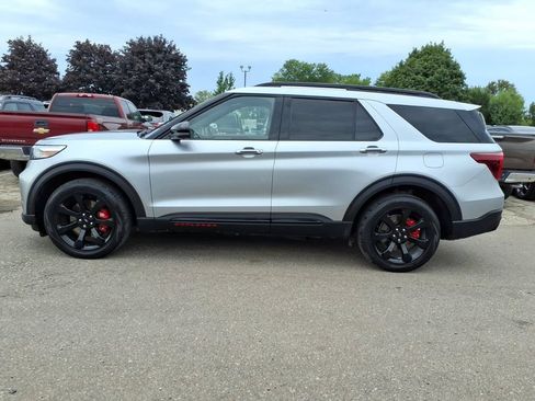 Used 2023 Ford Explorer ST w/ Equipment Group 401A AWD/4WD image 2
