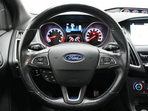Used 2018 Ford Focus RS AWD/4WD image 29