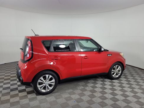 Used 2014 Kia Soul + FWD image 10