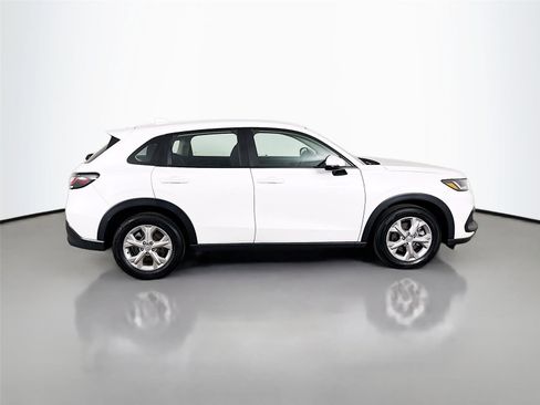 Certified 2025 Honda HR-V LX image 16