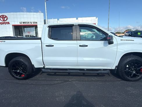 Used 2023 Chevrolet Silverado 1500 RST w/ Redline Edition AWD/4WD image 8