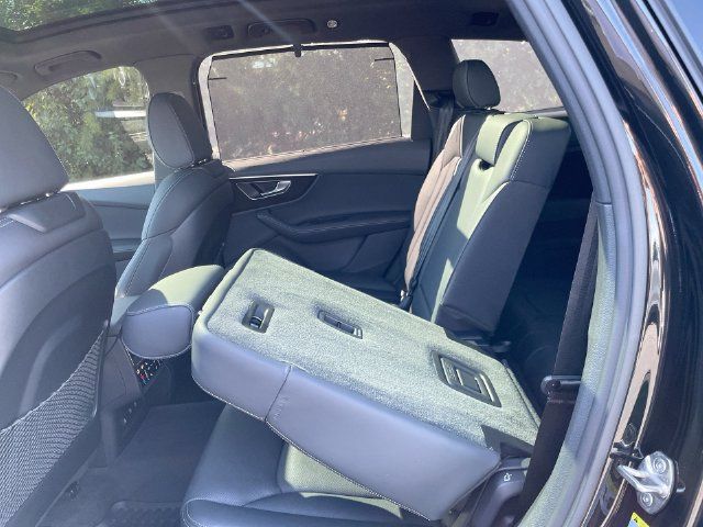 Used 2025 Audi Q7 3.0T Prestige w/ Prestige Package AWD/4WD image 13