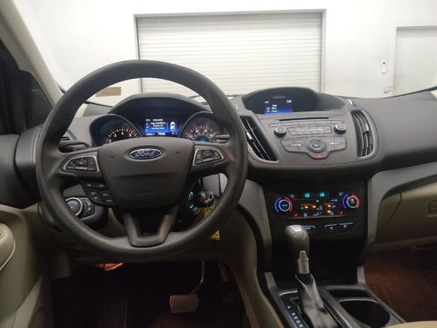 Used 2017 Ford Escape SE w/ SE Cold Weather Package FWD image 22