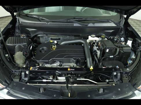 Used 2024 Chevrolet Equinox LS w/ LS Convenience Package image 17