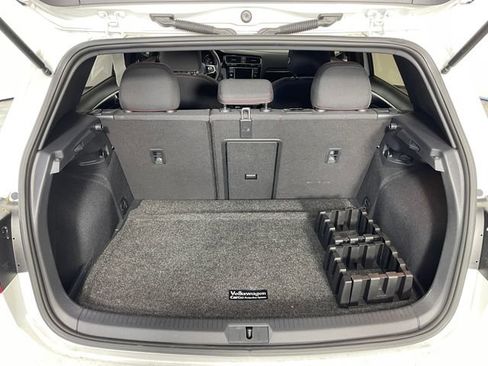Used 2019 Volkswagen Golf 4-Door FWD image 12