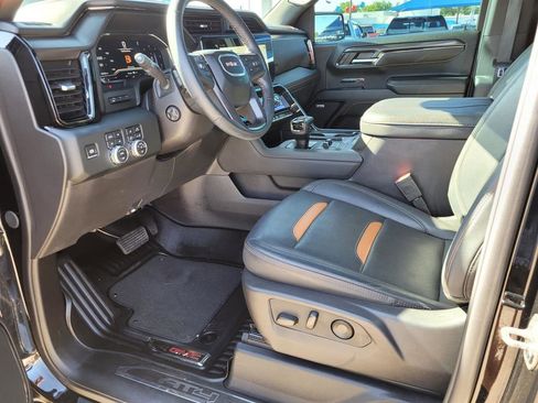 Used 2024 GMC Sierra 1500 AT4 w/ Technology Package AWD/4WD image 2