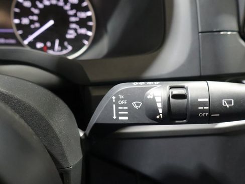 Used 2024 Nissan Pathfinder S AWD/4WD image 36