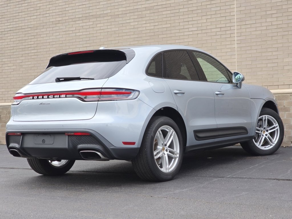 Certified 2024 Porsche Macan AWD/4WD image 9