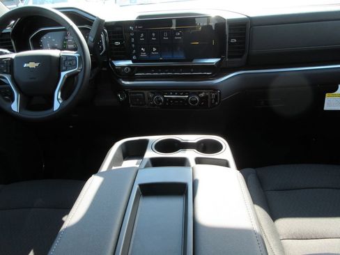 New 2026 Chevrolet Silverado 1500 LT w/ Z71 Off-Road Package AWD/4WD image 17