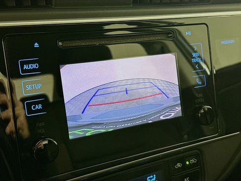 Used 2019 Toyota Corolla LE image 22