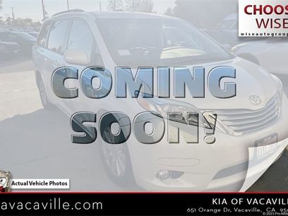 Used 2017 Toyota Sienna Limited Premium