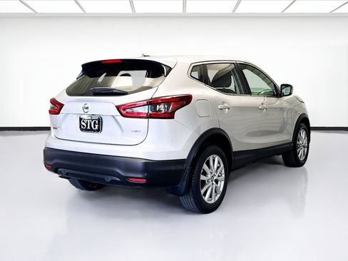 Used 2022 Nissan Rogue Sport S image 4
