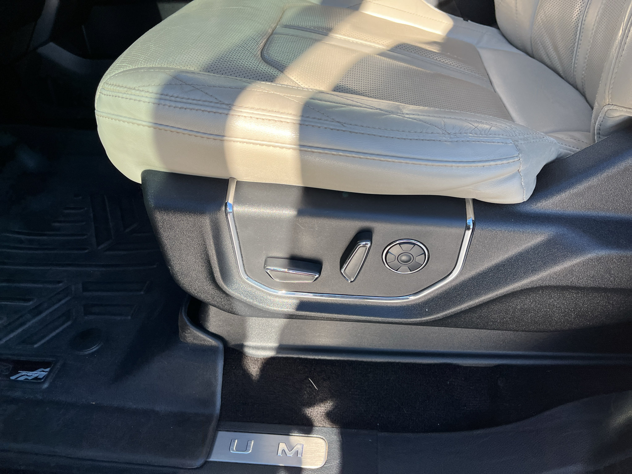 Used 2018 Ford Expedition Max Platinum AWD/4WD image 34
