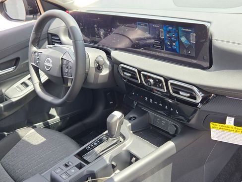 Used 2026 Nissan Sentra SV w/ SV Convenience Package FWD image 5