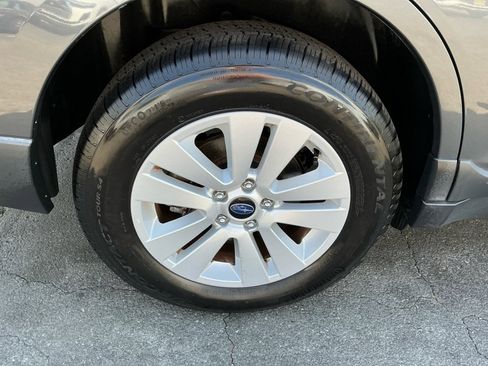 Used 2018 Subaru Outback 2.5i Premium AWD/4WD image 30
