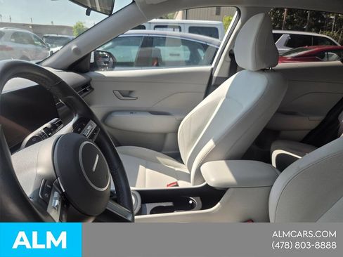 Used 2024 Hyundai Kona SEL FWD image 3