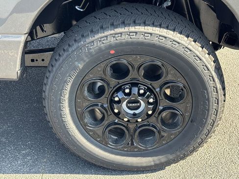 New 2026 Ford F250 Lariat w/ Black Appearance Package image 12