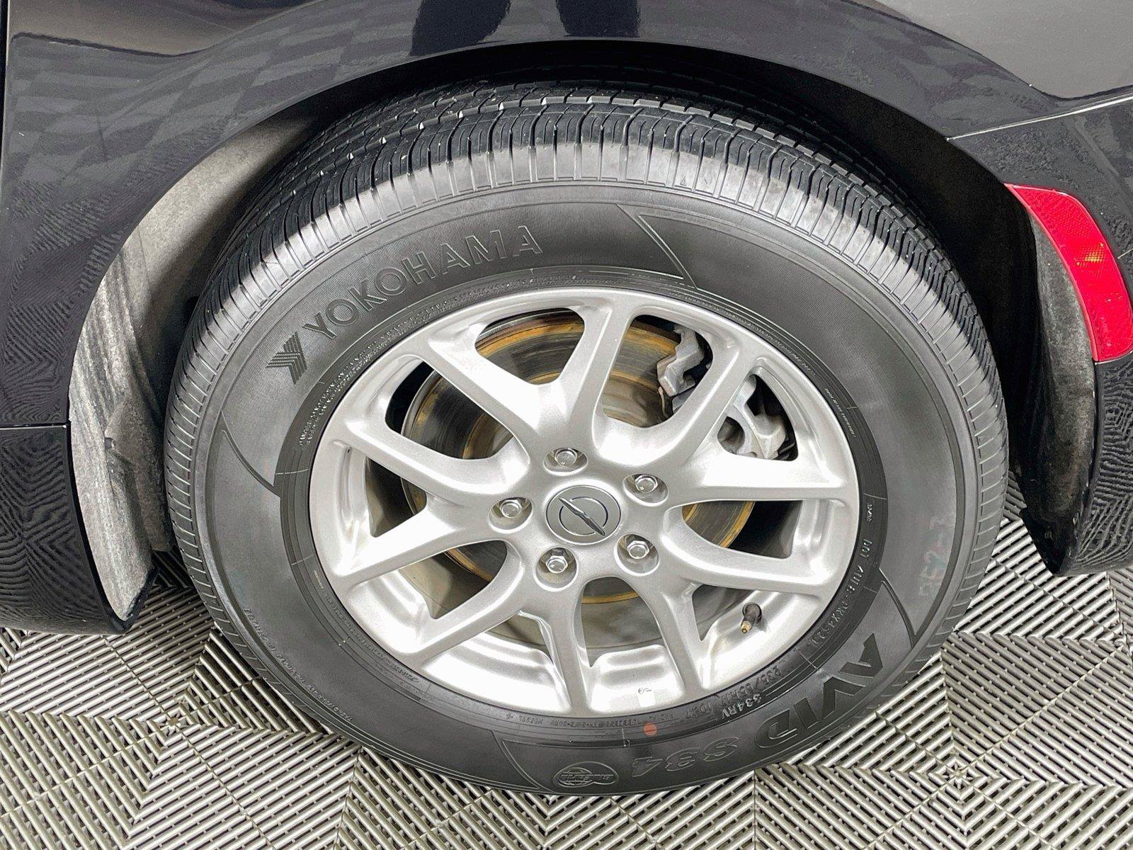 Used 2024 Chrysler Pacifica Touring-L FWD image 34