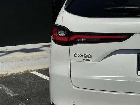 Used 2024 MAZDA CX-90 Plug-In Hybrid w/ Premium Pkg image 8