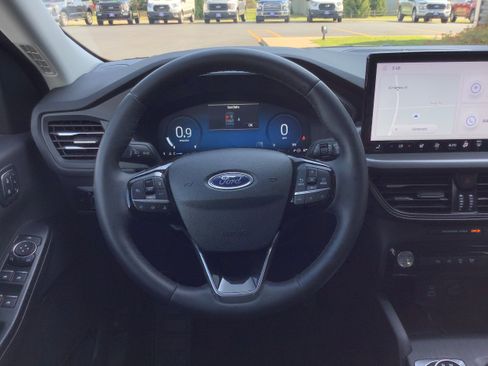 Used 2023 Ford Escape Active w/ Tech Pack #2 AWD/4WD image 8