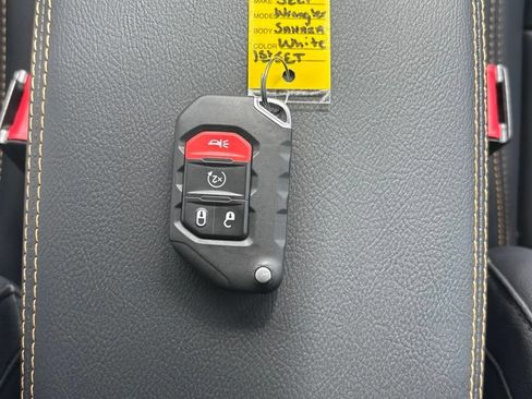 Used 2024 Jeep Wrangler Unlimited Sahara AWD/4WD image 23