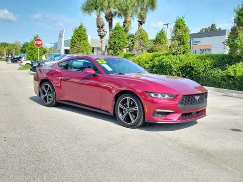 Certified 2025 Ford Mustang Coupe RWD image 31