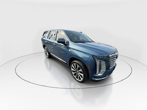 Used 2025 Cadillac Escalade Premium Luxury Platinum AWD/4WD image 2