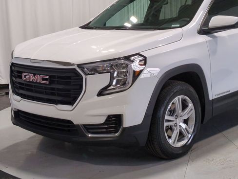Used 2022 GMC Terrain SLE w/ Driver Convenience Package image 14