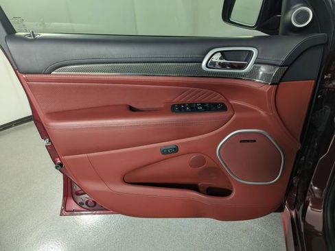Used 2018 Jeep Grand Cherokee Trackhawk AWD/4WD image 15