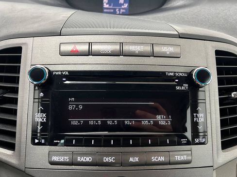 Used 2010 Toyota Venza w/ Convenience Pkg image 21